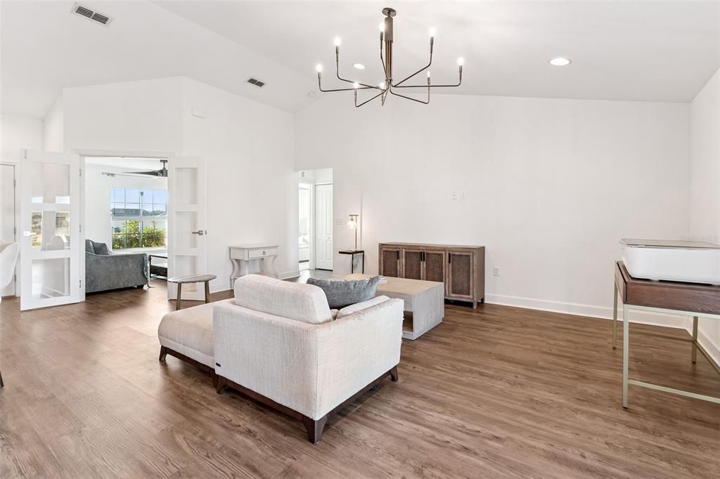 На продажу: $332,000 (3 спален, 2 ванн, 1834 Квадратных фут)