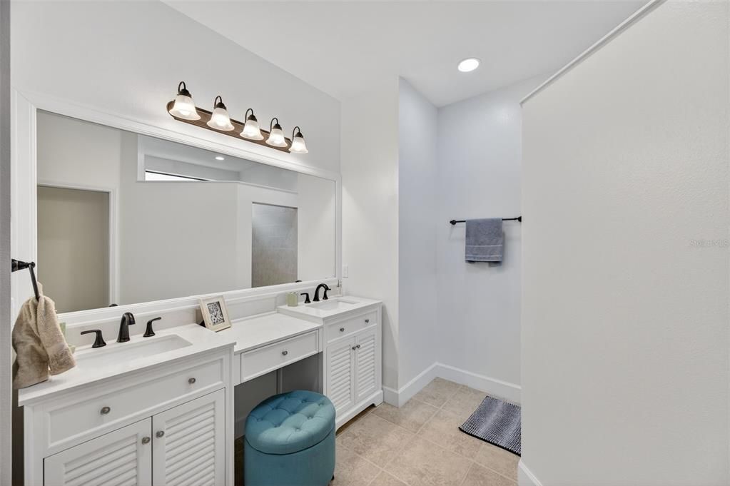 待售: $389,000 (2 贝兹, 3 浴室, 1933 平方英尺)