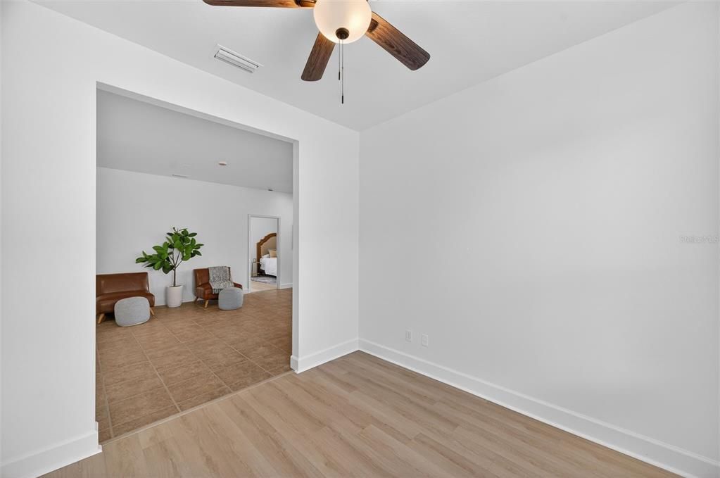 待售: $389,000 (2 贝兹, 3 浴室, 1933 平方英尺)