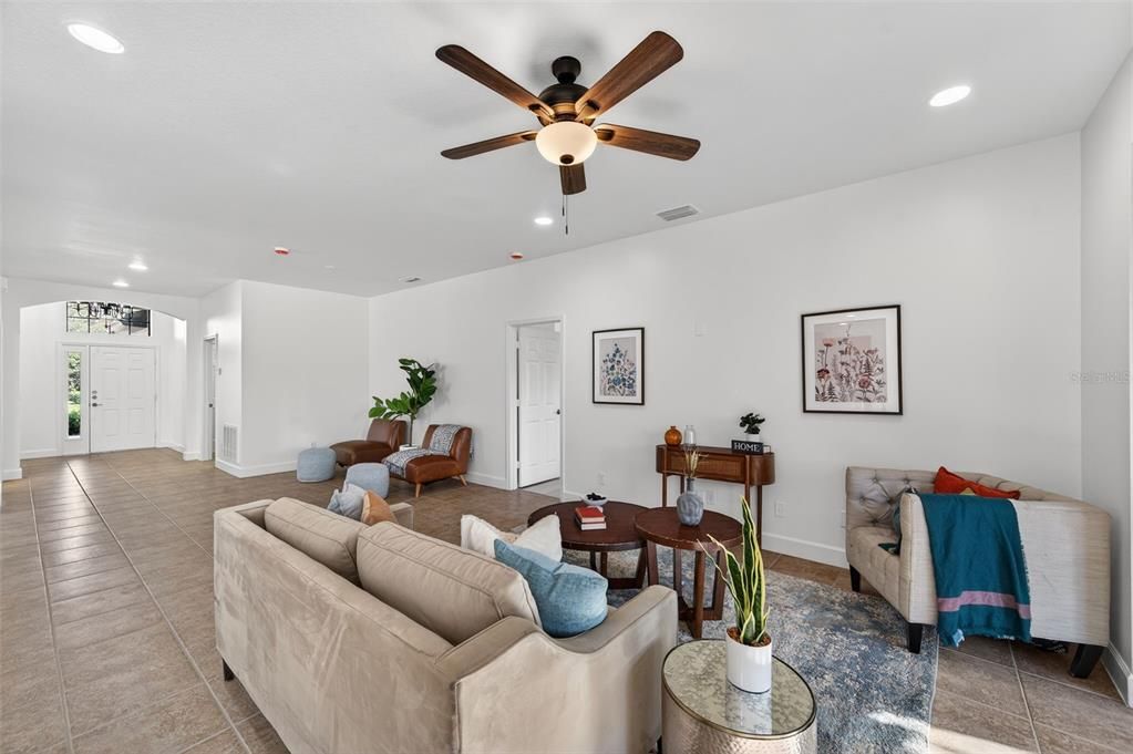 待售: $389,000 (2 贝兹, 3 浴室, 1933 平方英尺)