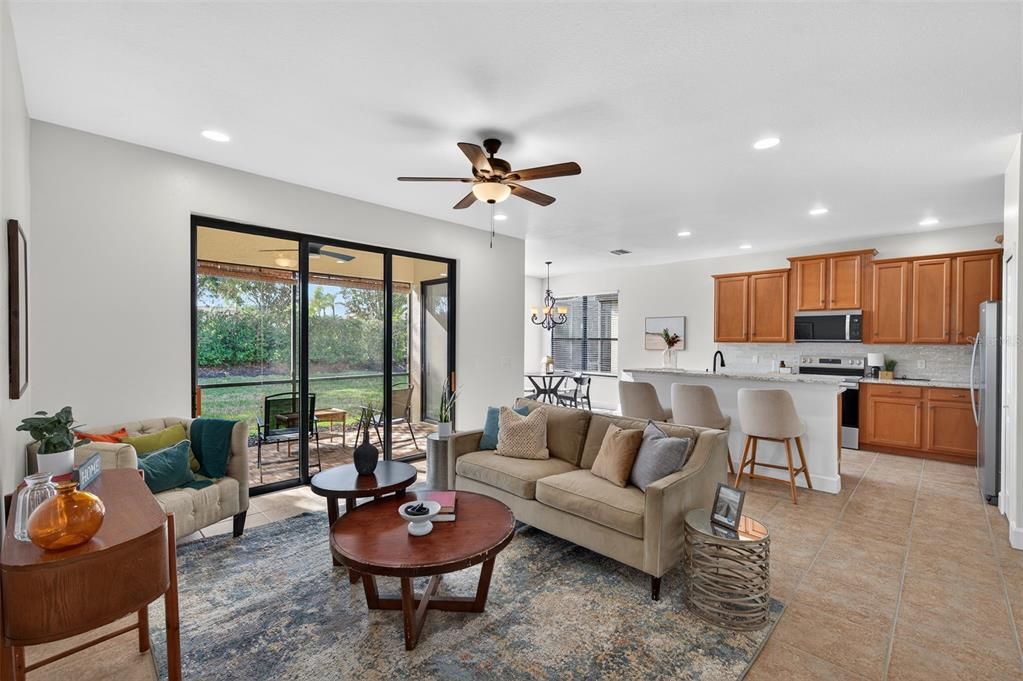 待售: $389,000 (2 贝兹, 3 浴室, 1933 平方英尺)