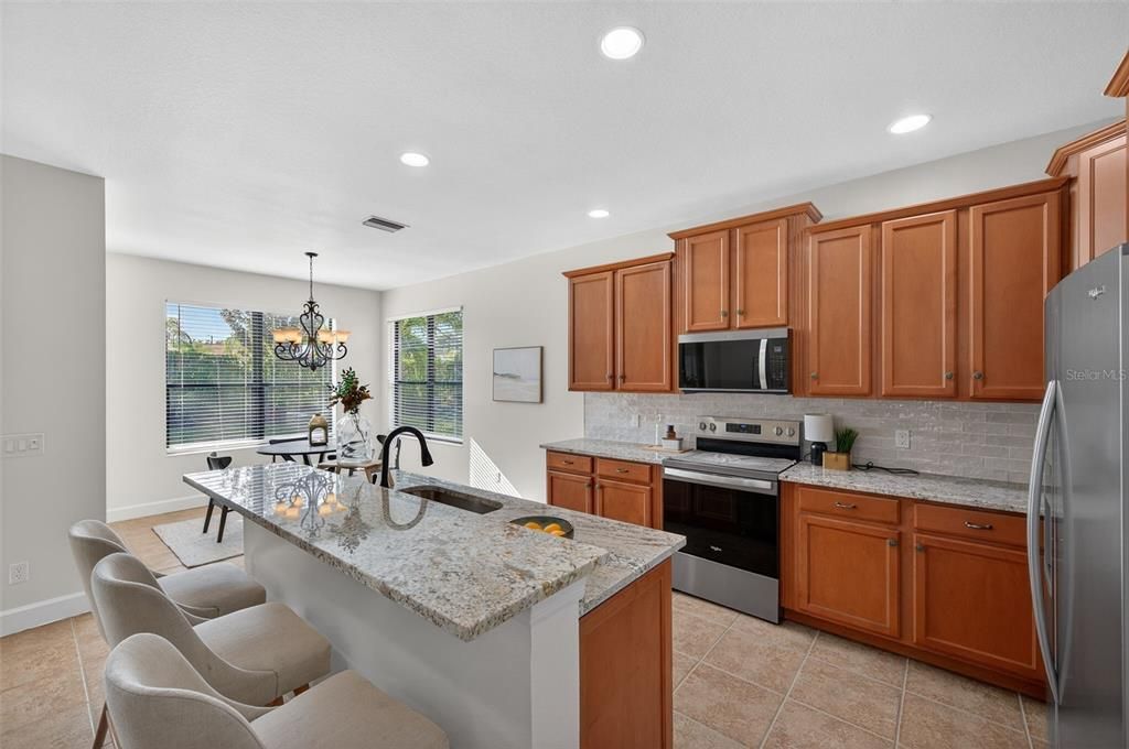 待售: $389,000 (2 贝兹, 3 浴室, 1933 平方英尺)