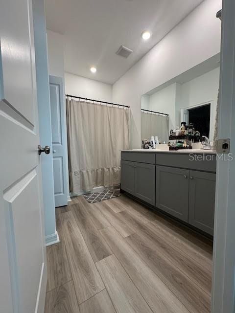 For Rent: $2,450 (3 beds, 2 baths, 1703 Square Feet)