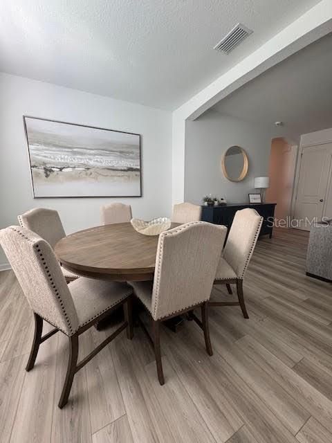 For Rent: $2,450 (3 beds, 2 baths, 1703 Square Feet)