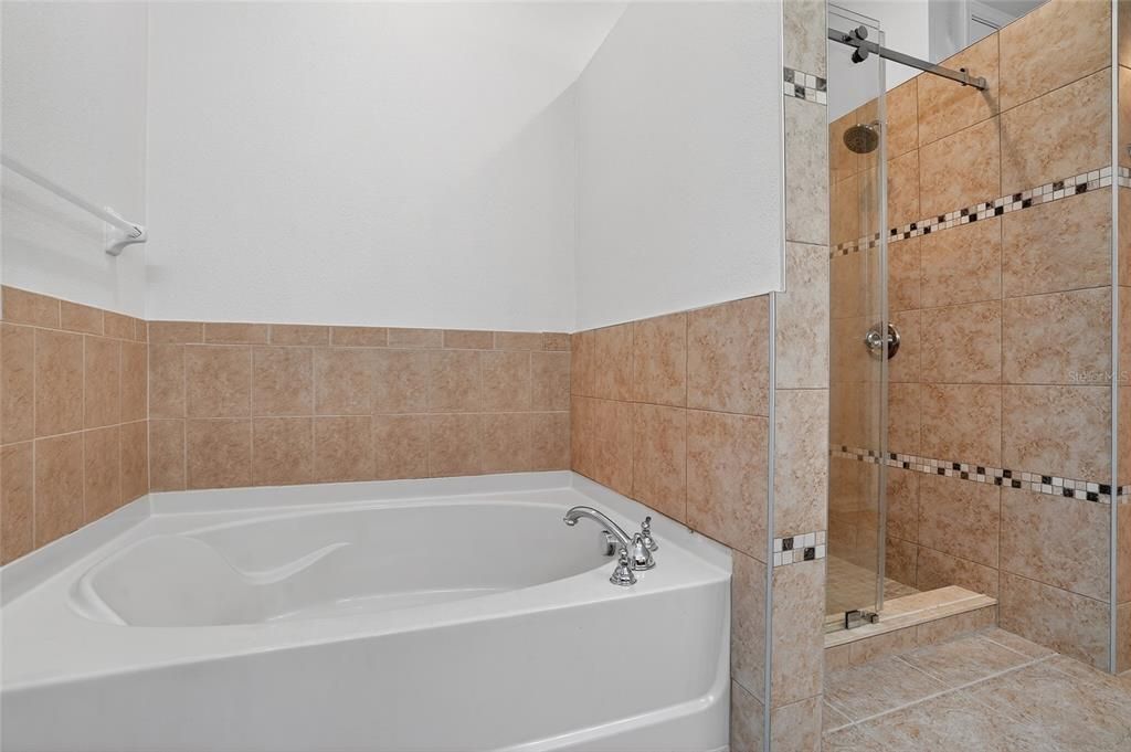 For Sale: $410,000 (2 beds, 2 baths, 1730 Square Feet)