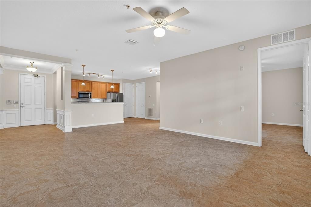 For Sale: $410,000 (2 beds, 2 baths, 1730 Square Feet)