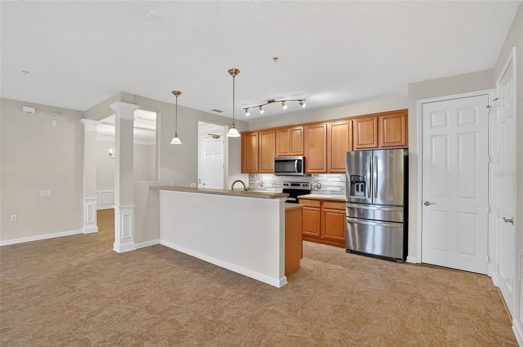 For Sale: $410,000 (2 beds, 2 baths, 1730 Square Feet)