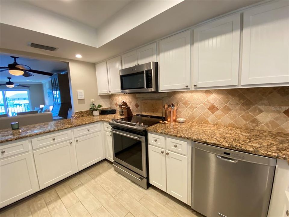 В аренду: $2,400 (2 спален, 2 ванн, 1092 Квадратных фут)