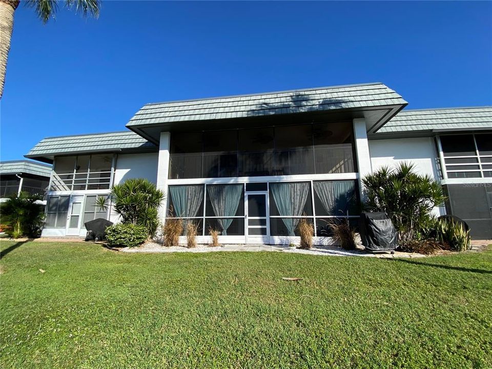 В аренду: $2,400 (2 спален, 2 ванн, 1092 Квадратных фут)