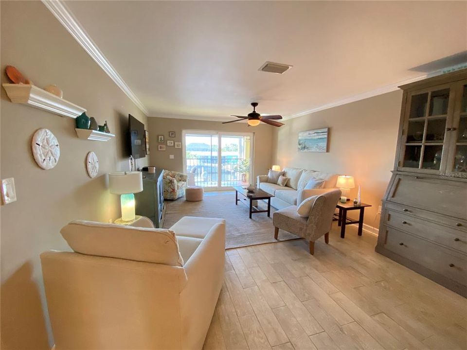 В аренду: $2,400 (2 спален, 2 ванн, 1092 Квадратных фут)