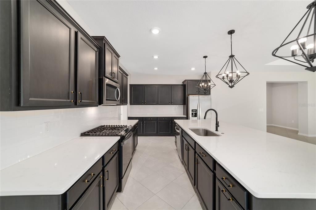 En Venta: $475,000 (4 camas, 3 baños, 2881 Pies cuadrados)