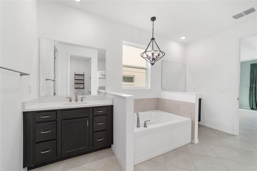 En Venta: $475,000 (4 camas, 3 baños, 2881 Pies cuadrados)