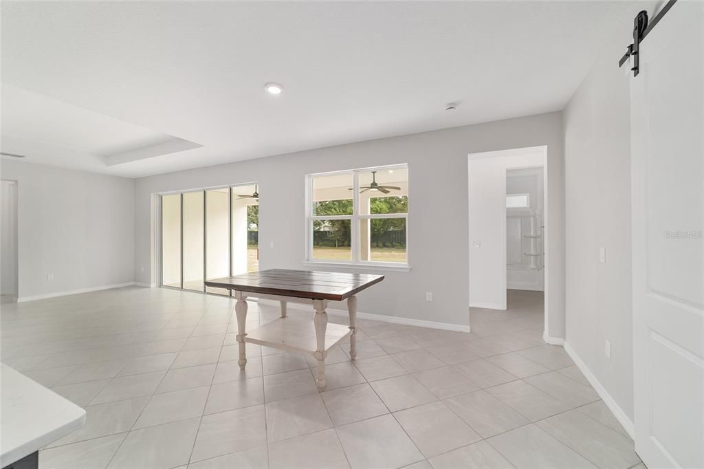 En Venta: $475,000 (4 camas, 3 baños, 2881 Pies cuadrados)