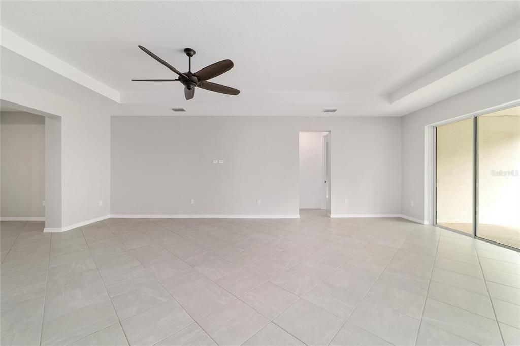 En Venta: $475,000 (4 camas, 3 baños, 2881 Pies cuadrados)