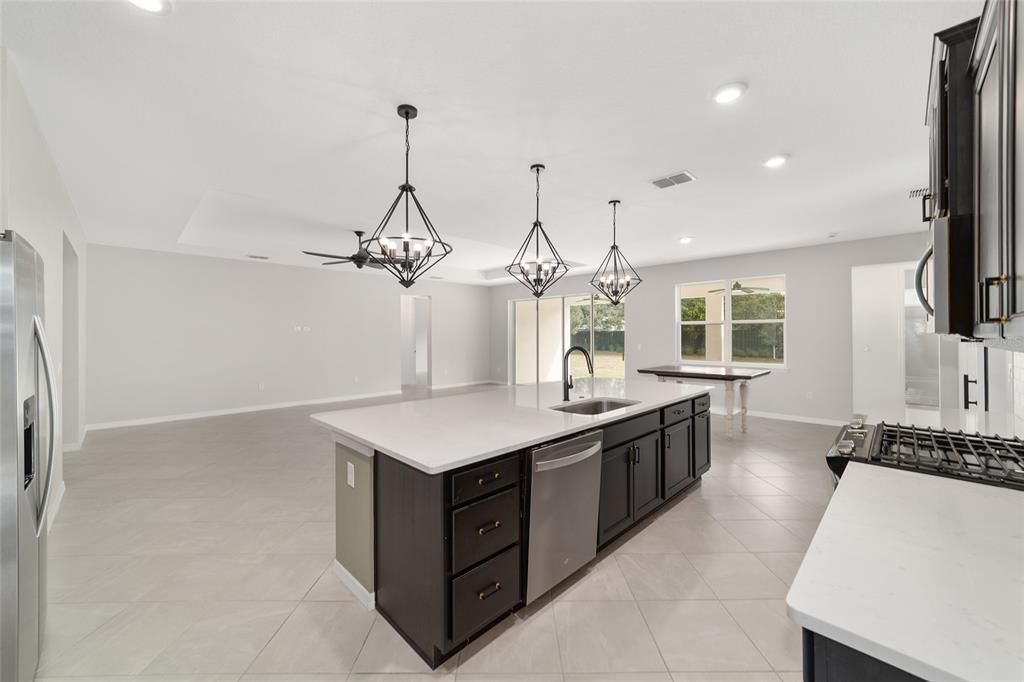 En Venta: $475,000 (4 camas, 3 baños, 2881 Pies cuadrados)