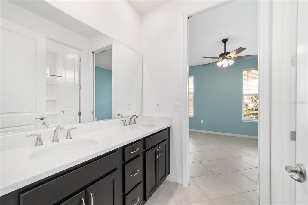 En Venta: $475,000 (4 camas, 3 baños, 2881 Pies cuadrados)