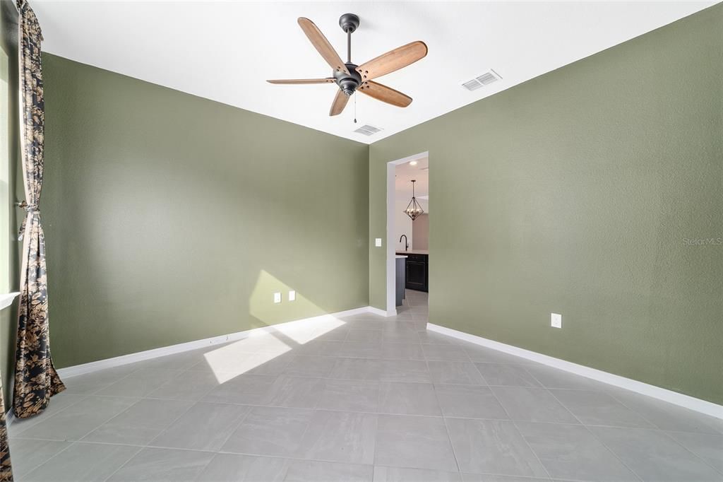 En Venta: $475,000 (4 camas, 3 baños, 2881 Pies cuadrados)