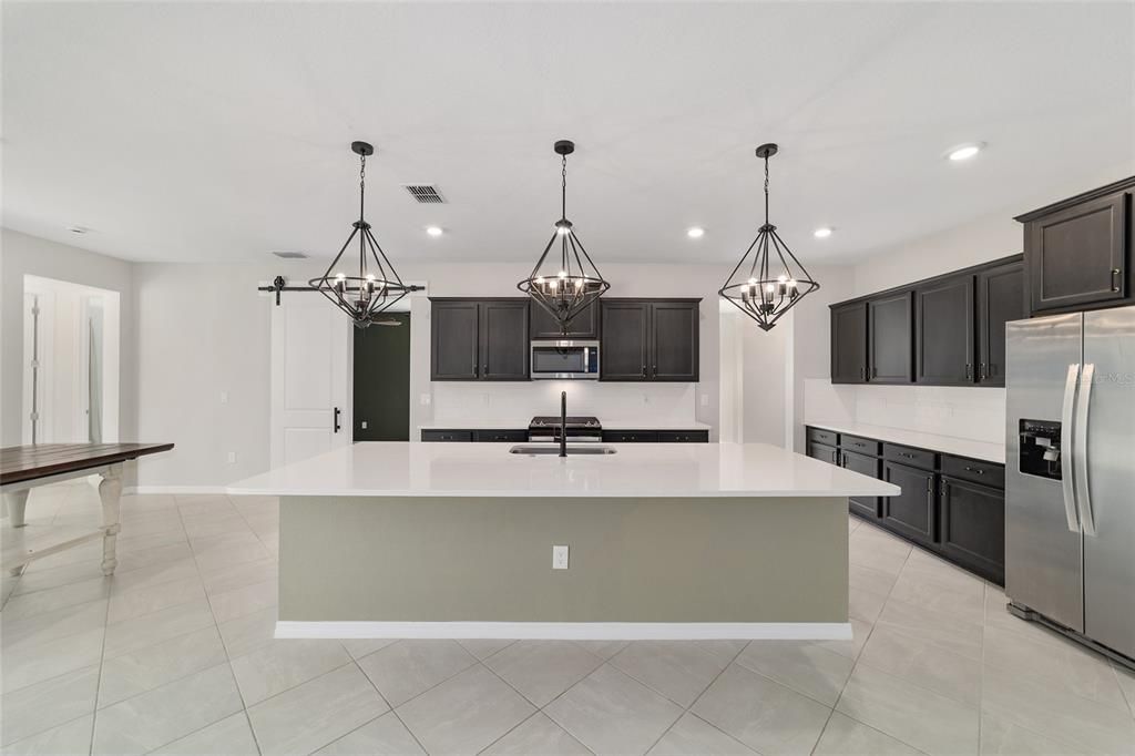 En Venta: $475,000 (4 camas, 3 baños, 2881 Pies cuadrados)