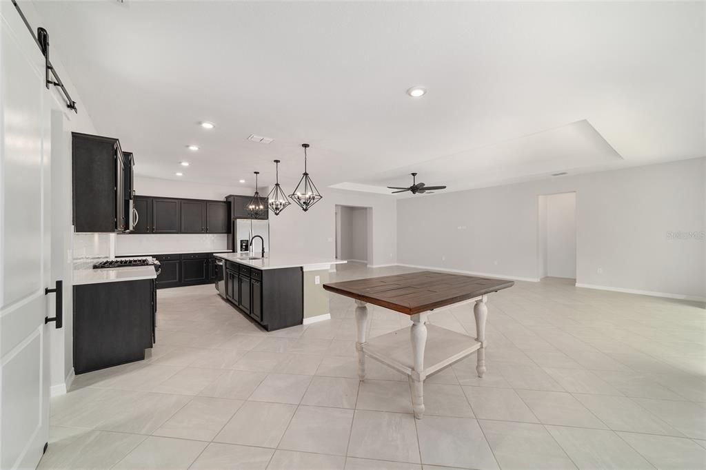 En Venta: $475,000 (4 camas, 3 baños, 2881 Pies cuadrados)