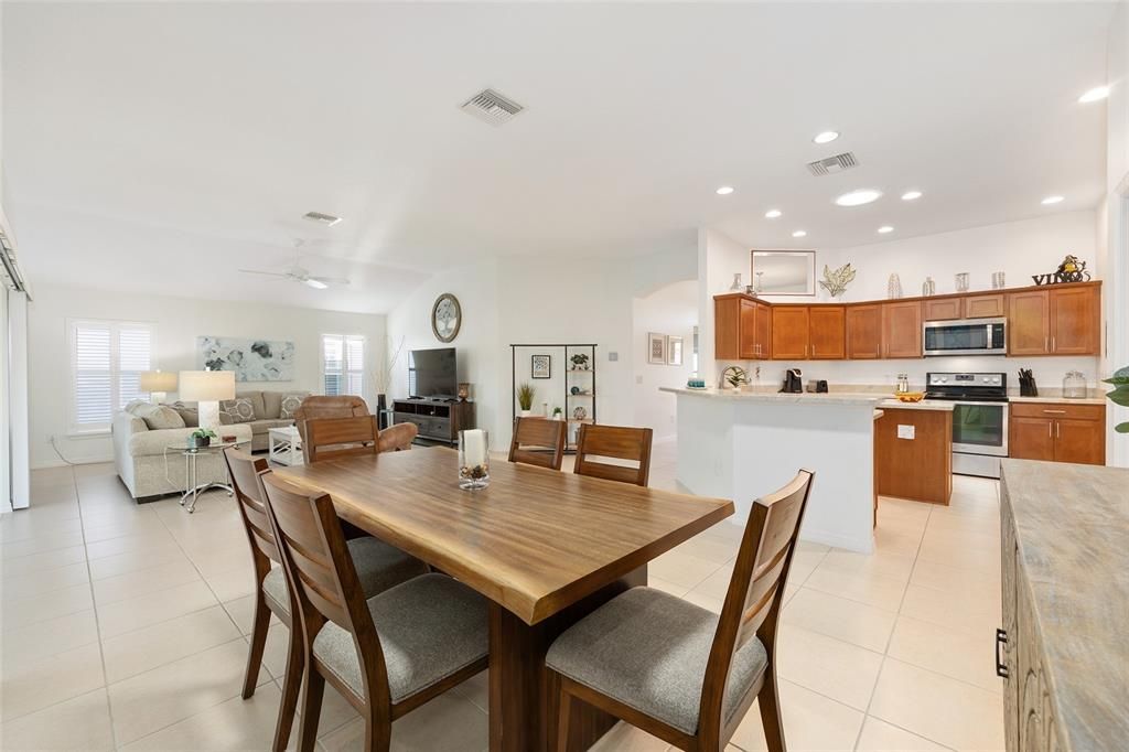 待售: $469,000 (3 贝兹, 2 浴室, 2014 平方英尺)