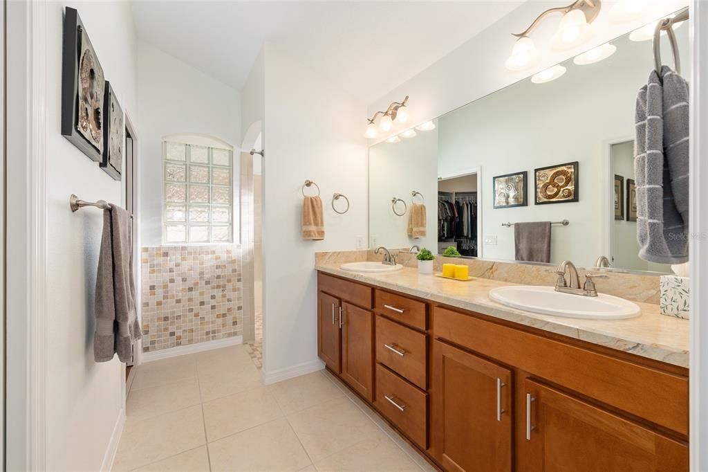 待售: $469,000 (3 贝兹, 2 浴室, 2014 平方英尺)