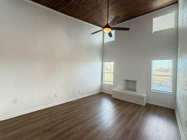 For Rent: $1,600 (2 beds, 2 baths, 1110 Square Feet)