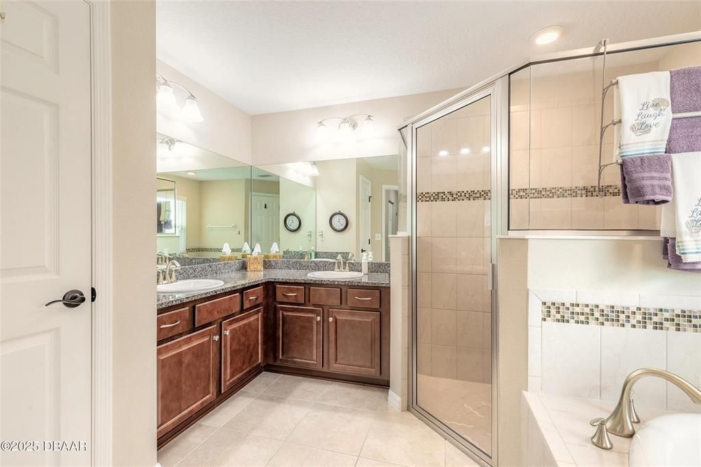 待售: $399,900 (3 贝兹, 3 浴室, 2200 平方英尺)