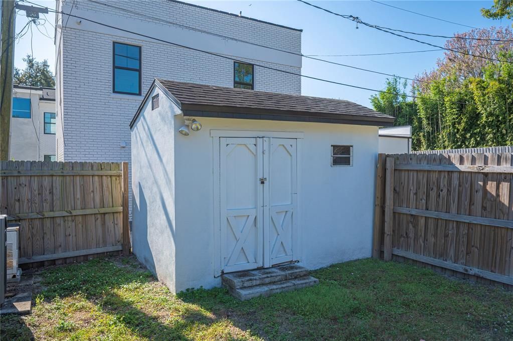 Activo con contrato: $539,900 (3 camas, 2 baños, 2058 Pies cuadrados)