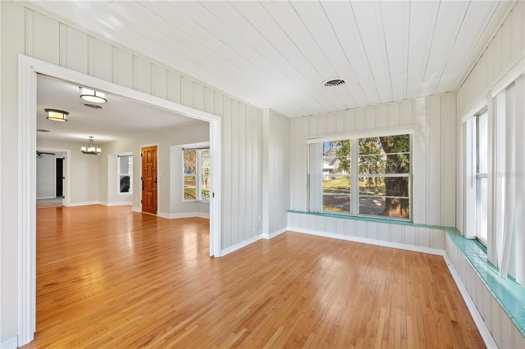 待售: $549,900 (3 贝兹, 2 浴室, 2058 平方英尺)