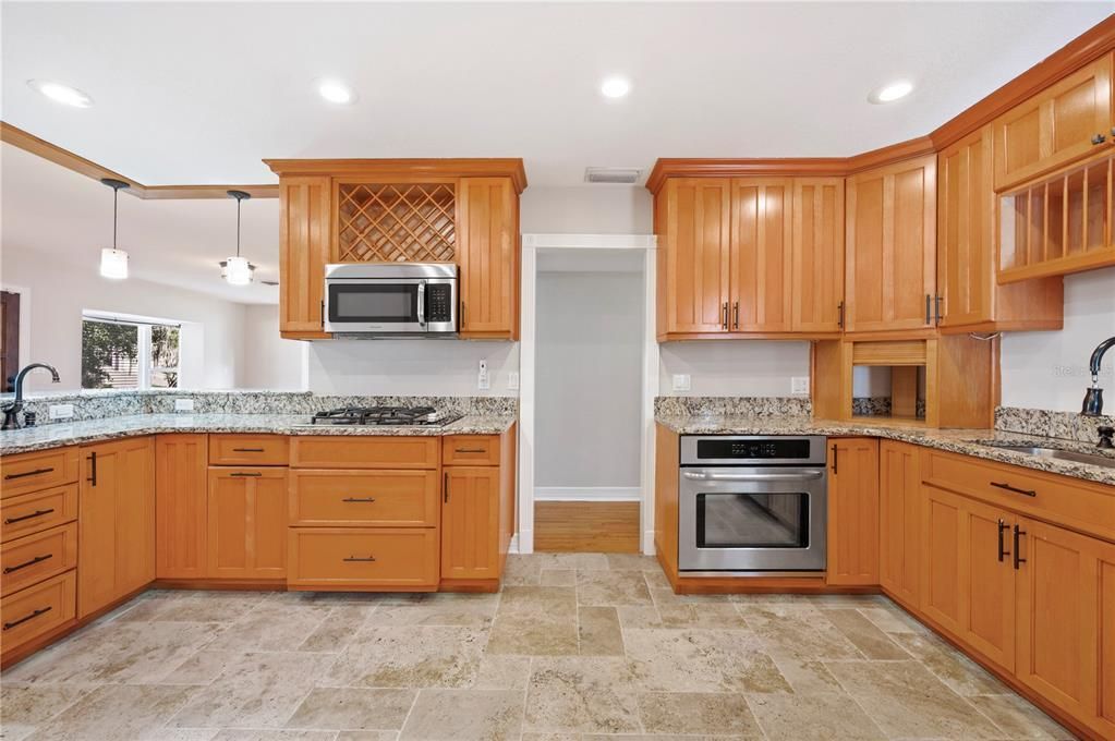 待售: $549,900 (3 贝兹, 2 浴室, 2058 平方英尺)