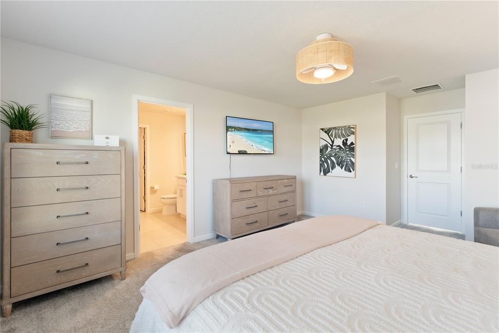 На продажу: $529,900 (4 спален, 3 ванн, 2207 Квадратных фут)