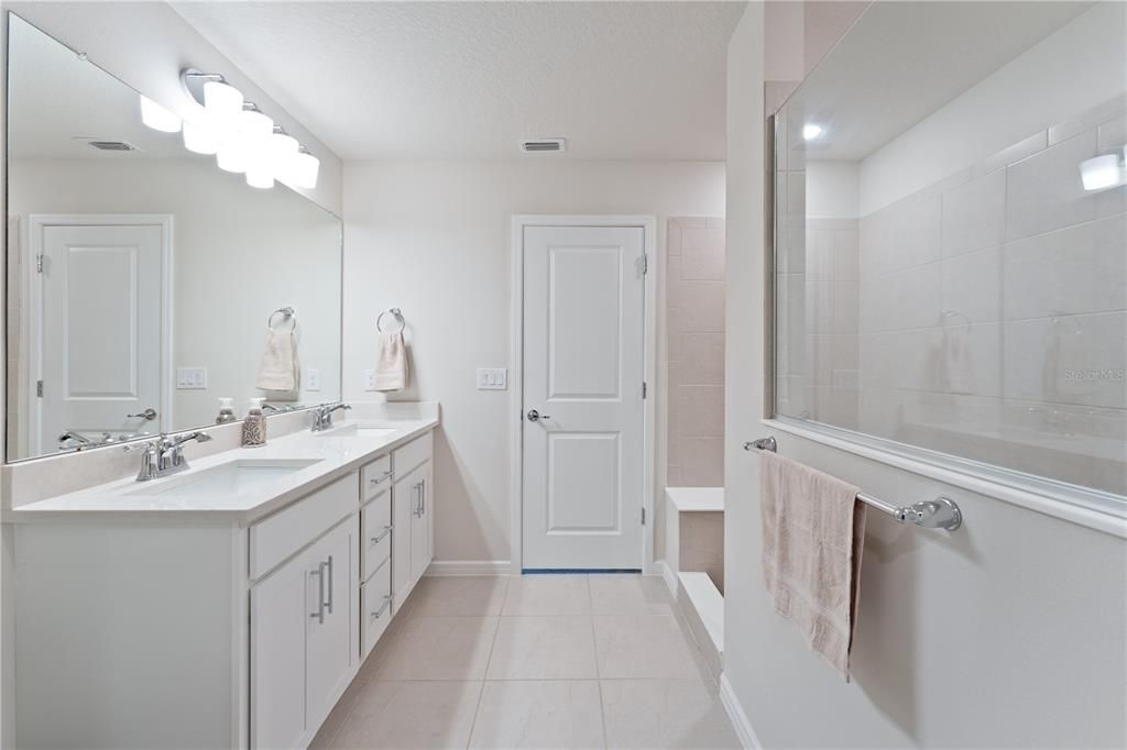 На продажу: $529,900 (4 спален, 3 ванн, 2207 Квадратных фут)