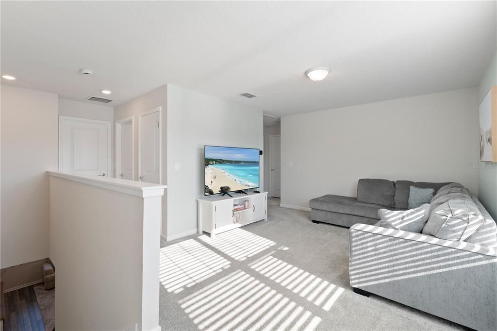 На продажу: $529,900 (4 спален, 3 ванн, 2207 Квадратных фут)