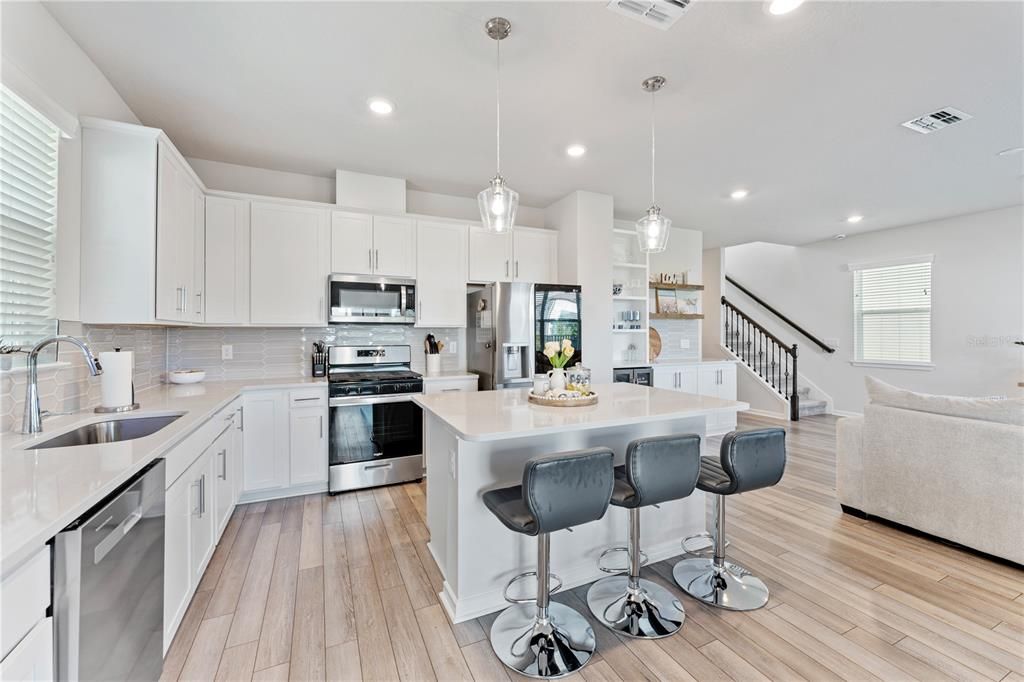 На продажу: $529,900 (4 спален, 3 ванн, 2207 Квадратных фут)