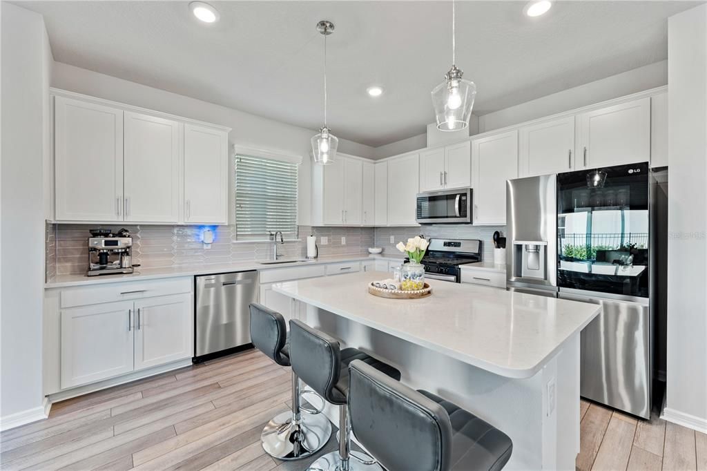 На продажу: $529,900 (4 спален, 3 ванн, 2207 Квадратных фут)