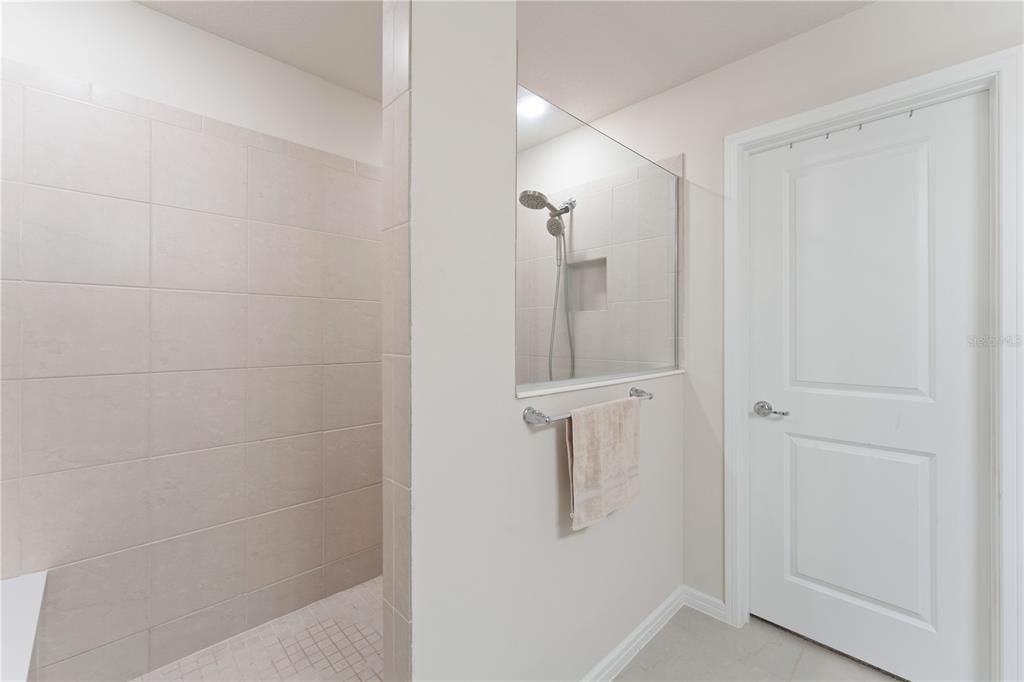 На продажу: $529,900 (4 спален, 3 ванн, 2207 Квадратных фут)