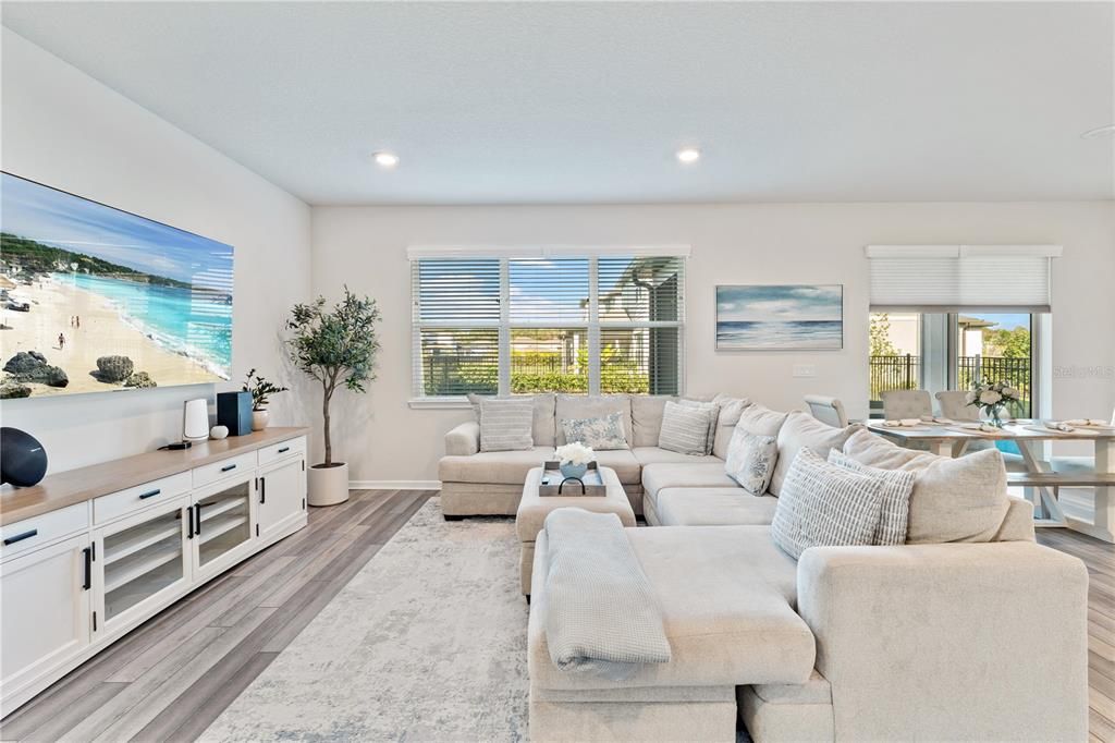 На продажу: $529,900 (4 спален, 3 ванн, 2207 Квадратных фут)