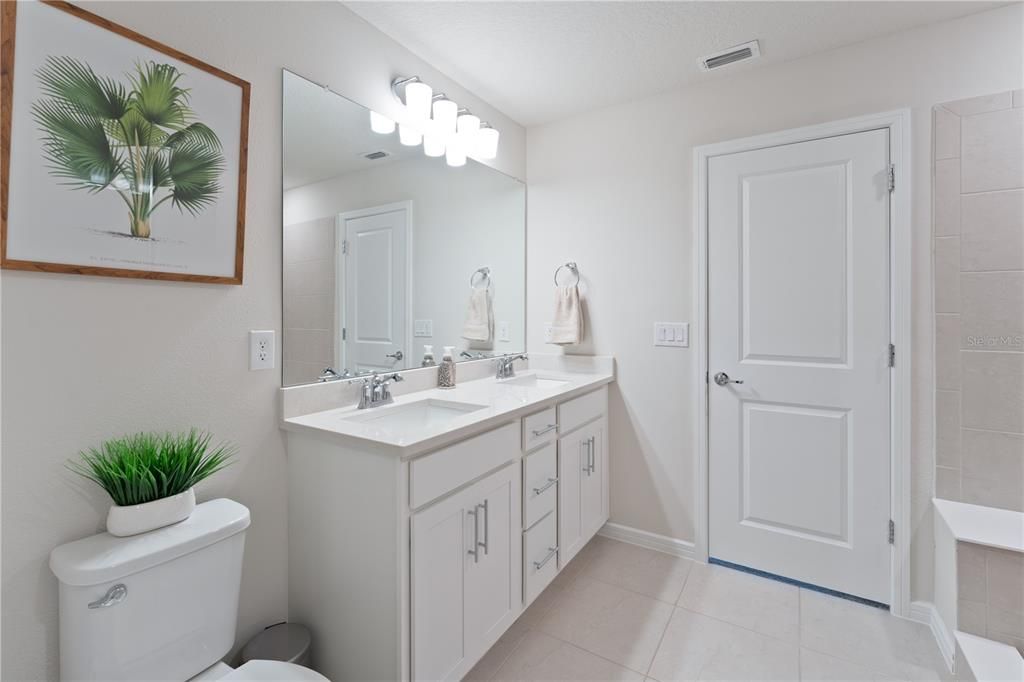 На продажу: $529,900 (4 спален, 3 ванн, 2207 Квадратных фут)