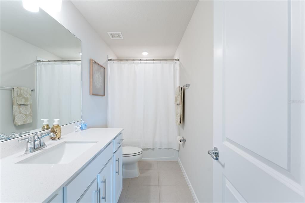 На продажу: $529,900 (4 спален, 3 ванн, 2207 Квадратных фут)