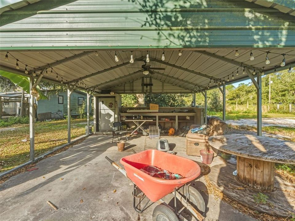 待售: $250,000 (4 贝兹, 2 浴室, 1248 平方英尺)