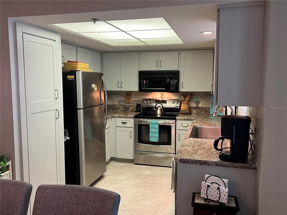 待售: $275,000 (3 贝兹, 2 浴室, 1325 平方英尺)