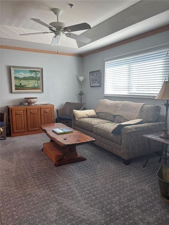 待售: $275,000 (3 贝兹, 2 浴室, 1325 平方英尺)