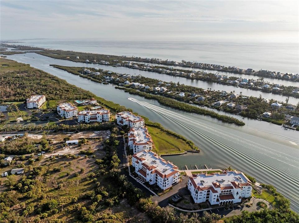 En Venta: $948,000 (3 camas, 2 baños, 2013 Pies cuadrados)