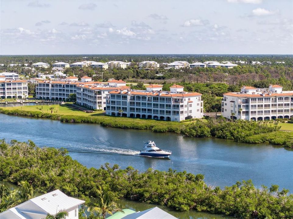 En Venta: $948,000 (3 camas, 2 baños, 2013 Pies cuadrados)