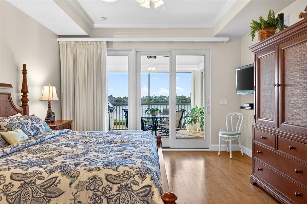 En Venta: $948,000 (3 camas, 2 baños, 2013 Pies cuadrados)