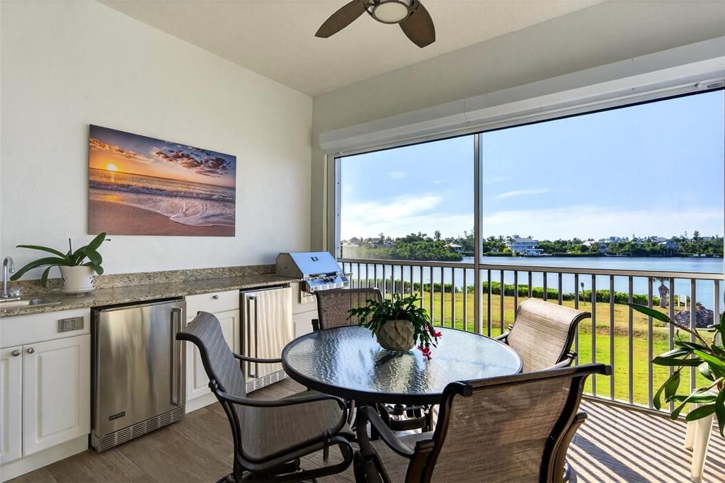 En Venta: $948,000 (3 camas, 2 baños, 2013 Pies cuadrados)