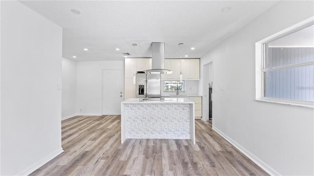 В аренду: $2,000 (3 спален, 1 ванн, 906 Квадратных фут)