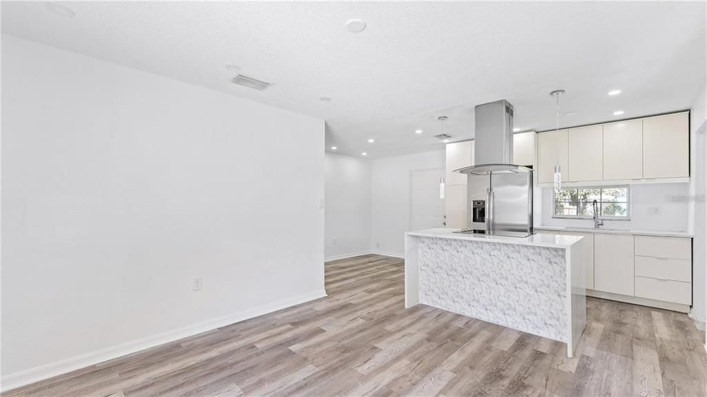 В аренду: $2,000 (3 спален, 1 ванн, 906 Квадратных фут)