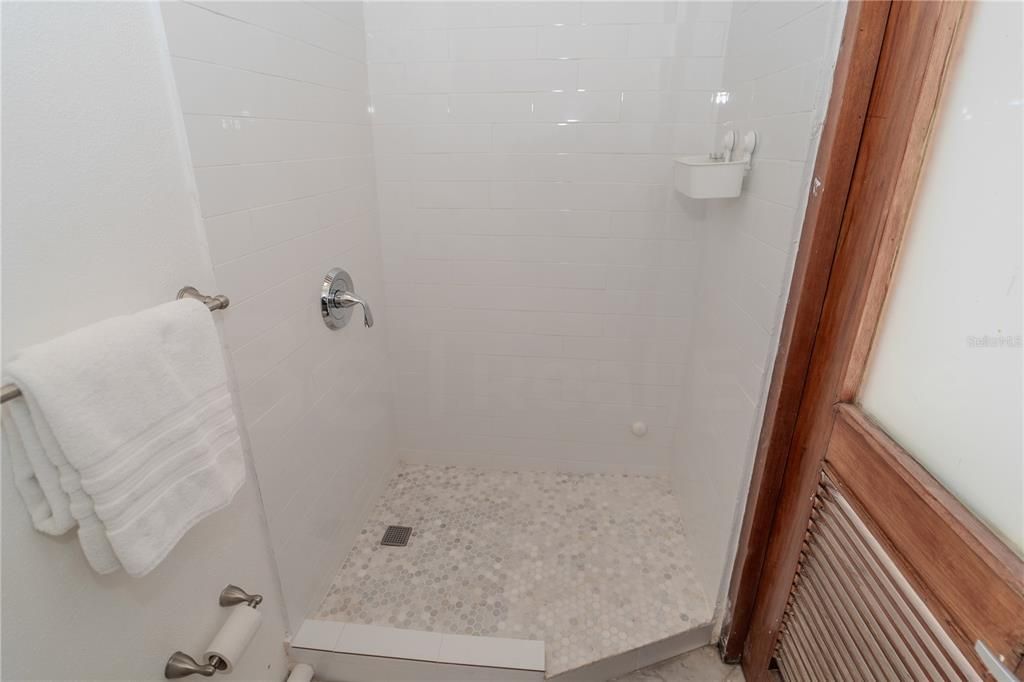 En Venta: $855,000 (2 camas, 2 baños, 2000 Pies cuadrados)