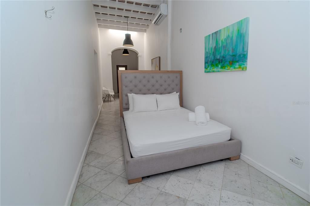 En Venta: $855,000 (2 camas, 2 baños, 2000 Pies cuadrados)